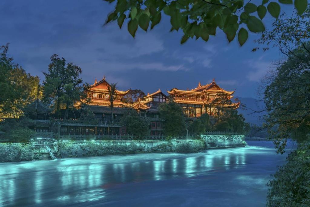 Holiday Inn Express Dujiangyan Ancient City Guankou Extérieur photo